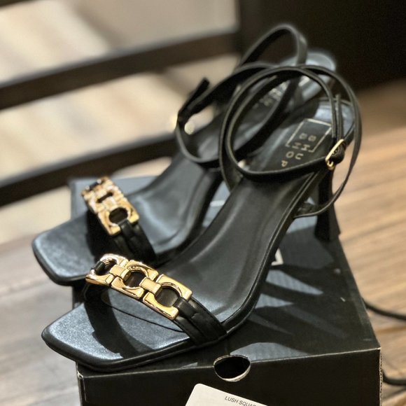 Lush Square Toe Heeled Sandal - Picture 4 of 6